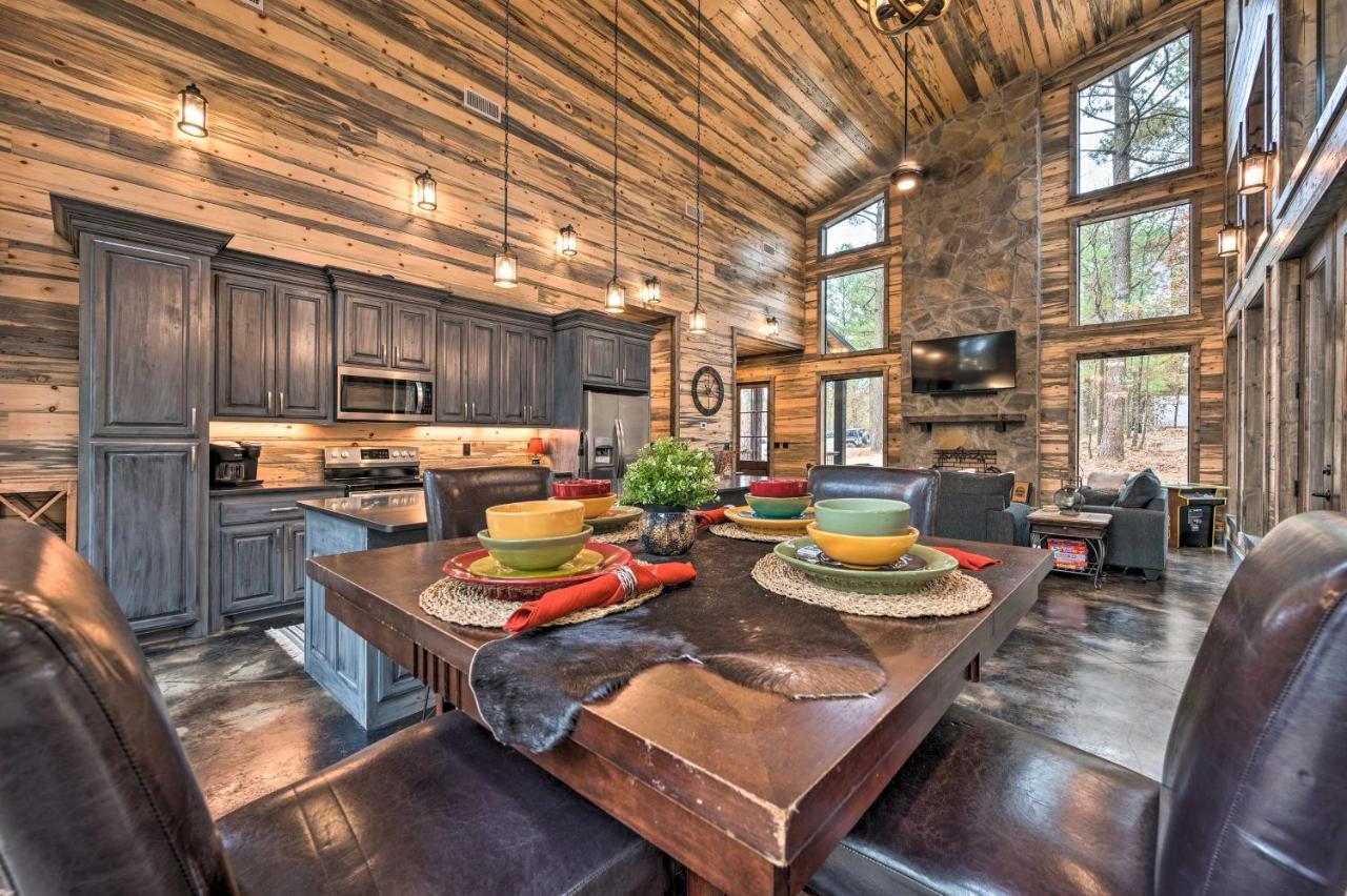 Luxury Cabin In The Woods With Hot Tub And Yard Games! Брокен-Боу Екстер'єр фото